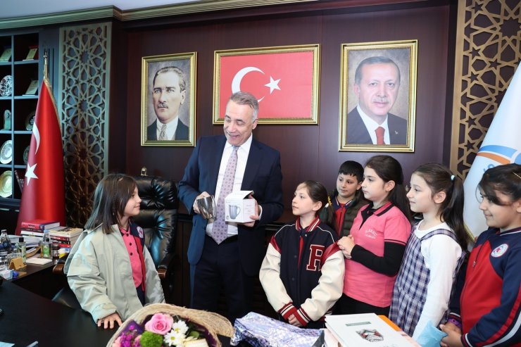 MİNİKLERDEN BAŞKAN AMCALARINA ZİYARET