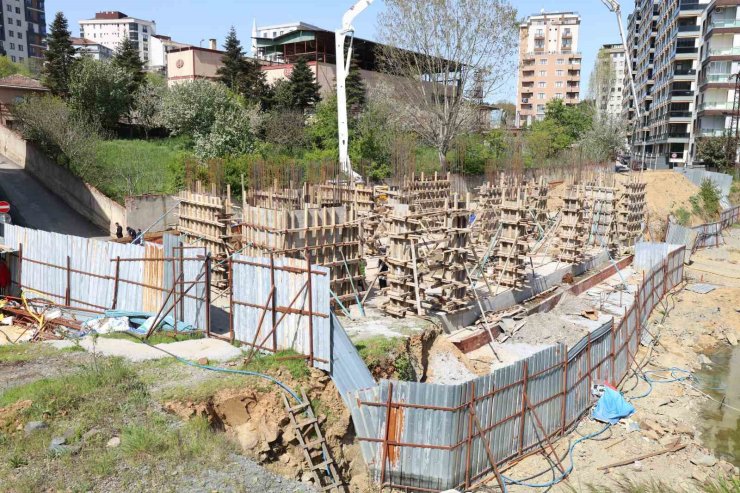 ÇEKMEKÖY’E 1 YILDA 8 GÜNDÜZ BAKIMEVİ