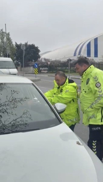 DOWN SENDROMLU GENCİN HAYALİ GERÇEK OLDU: POLİS ÜNİFORMASI GİYİP DENETİM YAPTI