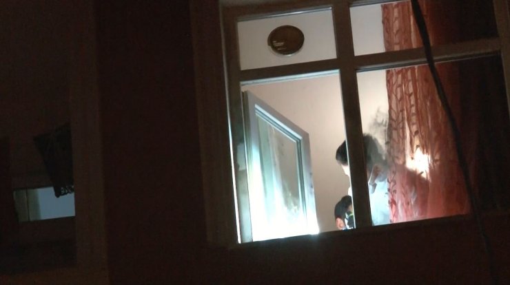 ESENYURT’TA GENÇ KIZ 4’ÜNCÜ KATTAN DÜŞTÜ: O ANLAR KAMERADA