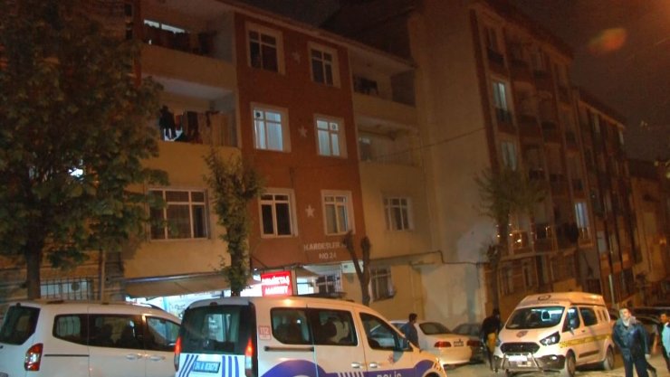 ESENYURT’TA GENÇ KIZ 4’ÜNCÜ KATTAN DÜŞTÜ: O ANLAR KAMERADA