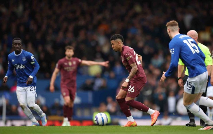 MANCHESTER CİTY, EVERTON’I 2-0 İLE GEÇTİ