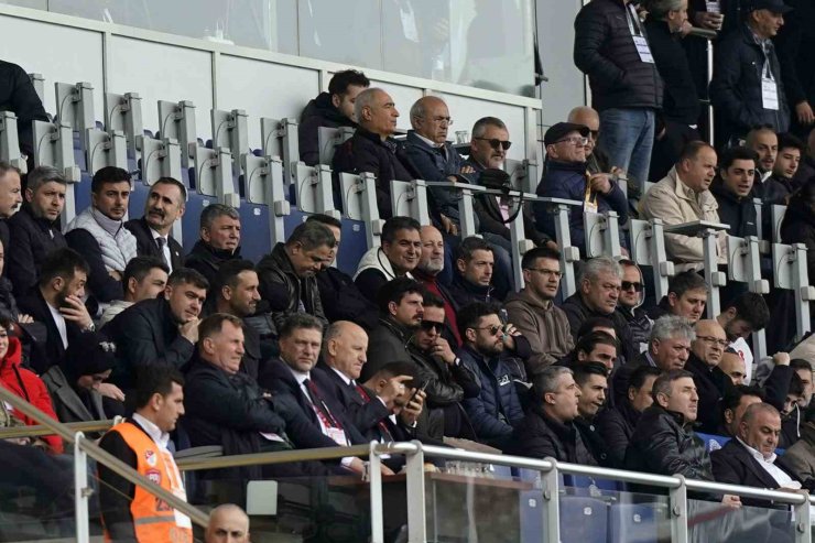 TRENDYOL SÜPER LİG: KASIMPAŞA: 2 - SİVASSPOR: 0 (İLK YARI)