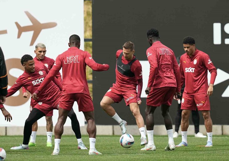 GALATASARAY, KONYASPOR MAÇI HAZIRLIKLARINA DEVAM ETTİ