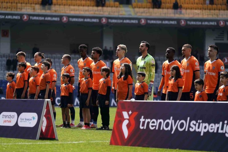 TRENDYOL SÜPER LİG: BAŞAKŞEHİR: 2 - GAZİANTEP FK: 1 (İLK YARI)
