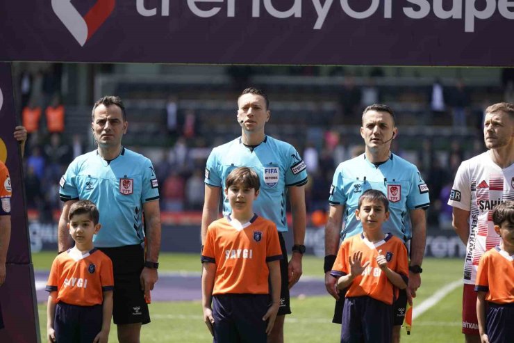 TRENDYOL SÜPER LİG: BAŞAKŞEHİR: 2 - GAZİANTEP FK: 1 (İLK YARI)