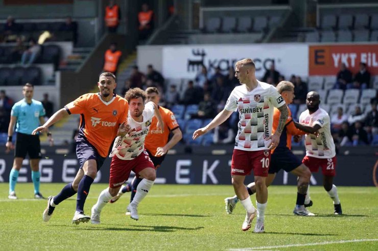 TRENDYOL SÜPER LİG: BAŞAKŞEHİR: 2 - GAZİANTEP FK: 1 (MAÇ SONUCU)