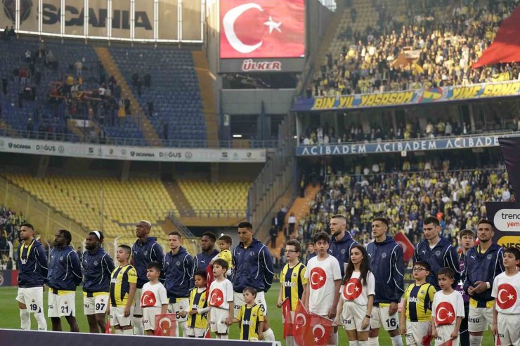 TRENDYOL SÜPER LİG: FENERBAHÇE: 0 - KAYSERİSPOR: 1 (MAÇ DEVAM EDİYOR)