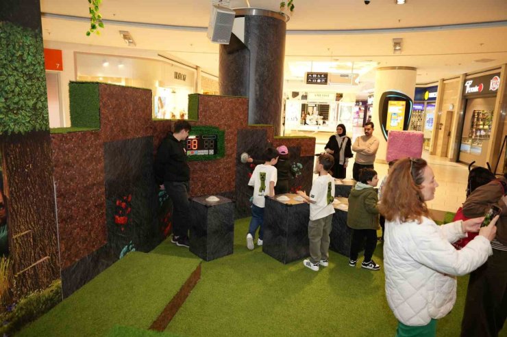 AKMERKEZ, ÇOCUKLARA MİNECRAFT EVRENİNİ SUNUYOR