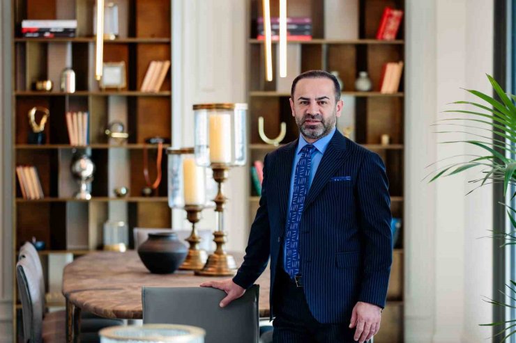 ’KARANLIKTA AKAN BİR YILDIZ: MUSTAFA KEMAL ATATÜRK’ SERGİSİ İSTANBUL’DA AÇILDI