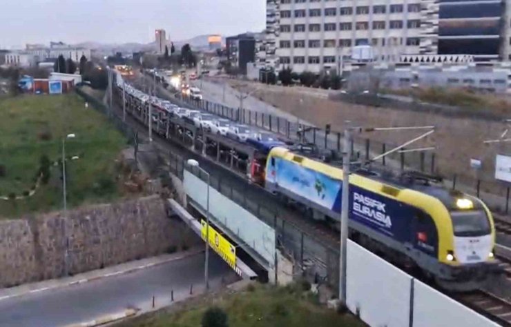 MARMARAY HATTINDA ARAÇLARIN YOLCULUĞU GÖRÜNTÜLENDİ