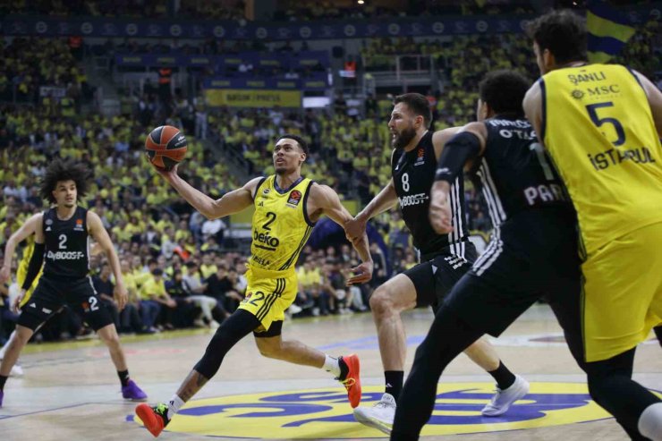 FENERBAHÇE, PLAY-OFF SERİSİNDE 1-0 ÖNE GEÇTİ