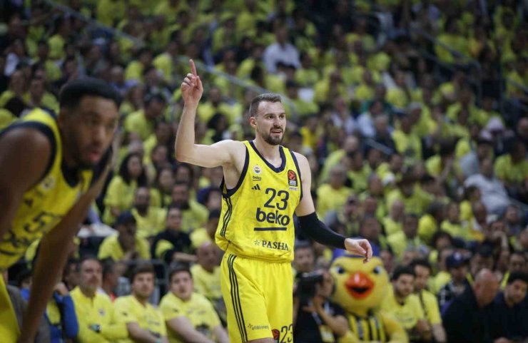 FENERBAHÇE, PLAY-OFF SERİSİNDE 1-0 ÖNE GEÇTİ
