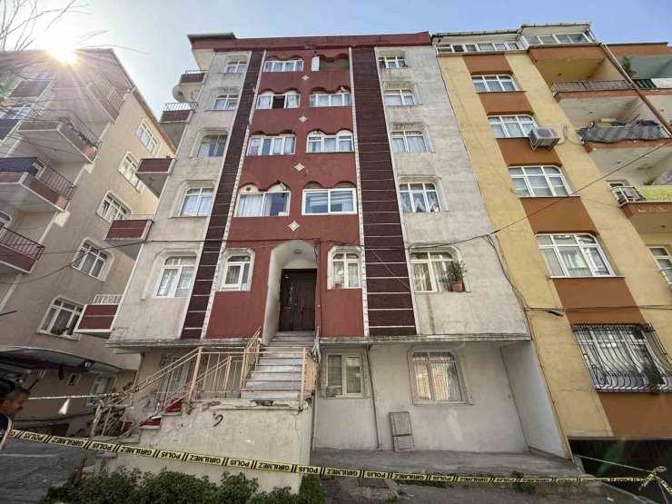 GÜNGÖREN’DE KOLONLARINDAN SES GELEN 6 KATLI BİNA İNCELEME YAPILDI