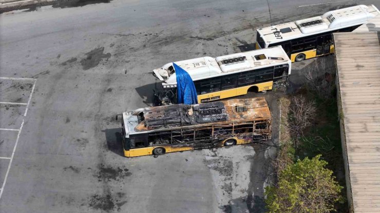 İETT GARAJLARI OTOBÜS MEZARLIĞINA DÖNÜŞTÜ, YANAN OTOBÜSLER HAVADAN GÖRÜNTÜLENDİ