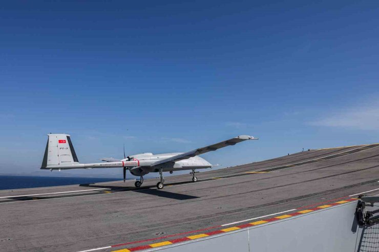 BAYRAKTAR TB3’TEN TCG ANADOLU’YA BAŞARILI 4 SORTİ