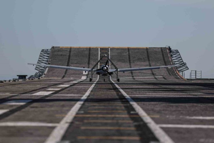 BAYRAKTAR TB3’TEN TCG ANADOLU’YA BAŞARILI 4 SORTİ