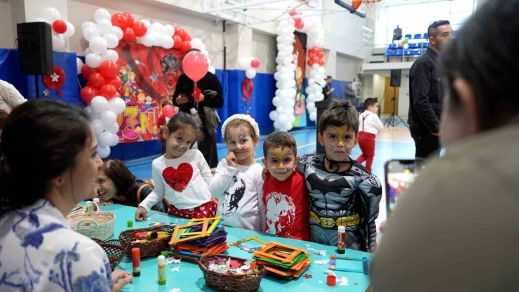 MALTEPE’DE MİNİKLERİN 23 NİSAN COŞKUSU