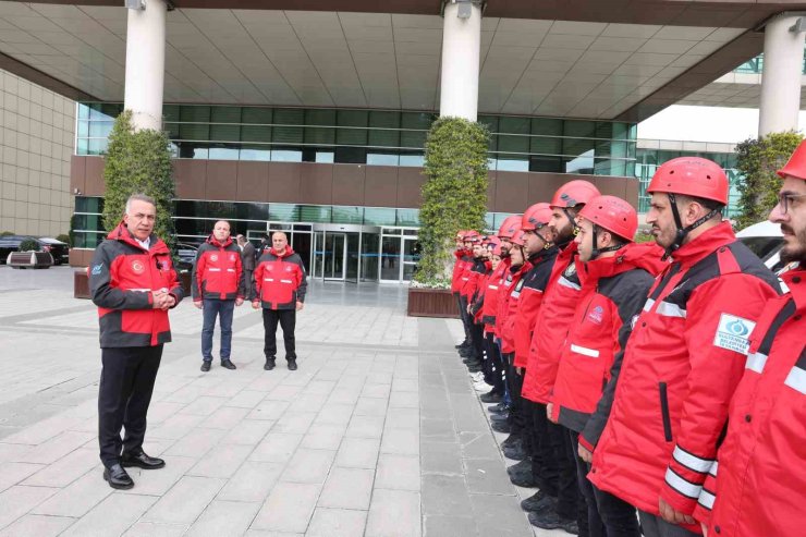 SULTANGAZİ BELEDİYESİ DEPREM SONRASI TÜM EKİPLERİ İLE SAHADA