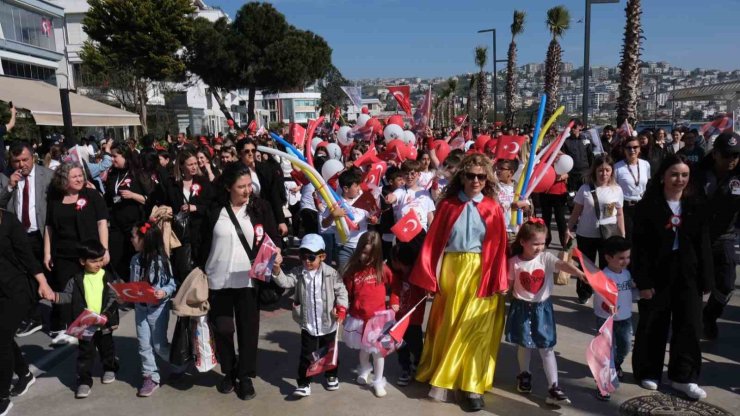 BÜYÜKÇEKMECE’DE 23 NİSAN COŞKUSU SOKAKLARA TAŞTI