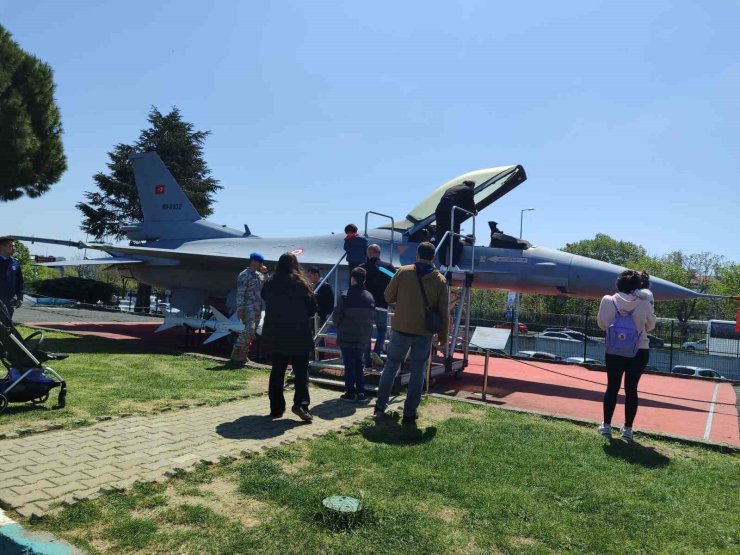 HAVA KUVVETLERİ MÜZESİ’NDE 23 NİSAN COŞKUYLA KUTLANDI