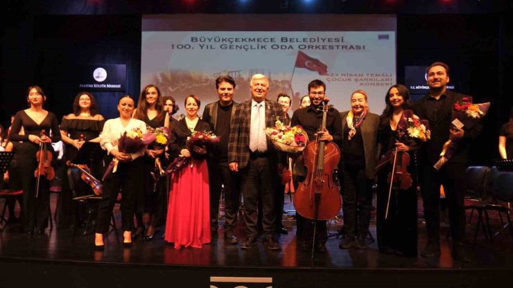 BÜYÜKÇEKMECE’DE GENÇ YETENEKLER UNUTULMAZ BİR KONSERE İMZA ATTI