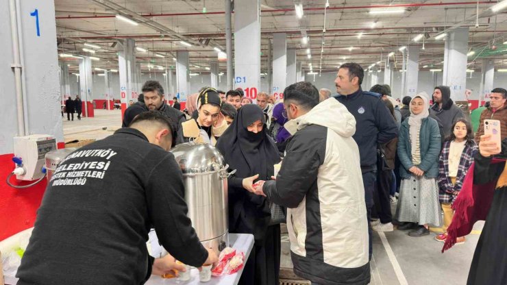 DEPREMİN ARDINDAN ARNAVUTKÖY BELEDİYESİ SEFERBER OLDU