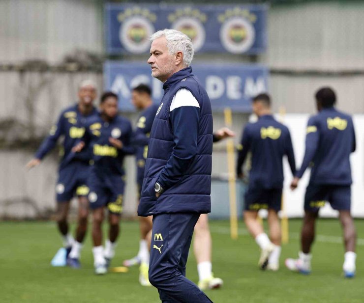 FENERBAHÇE, GAZİANTEP FK MAÇININ HAZIRLIKLARINA DEVAM ETTİ