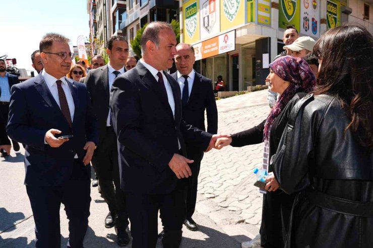 DEPREM SONRASI SANCAKTEPE BELEDİYESİ VATANDAŞLARI YALNIZ BIRAKMADI