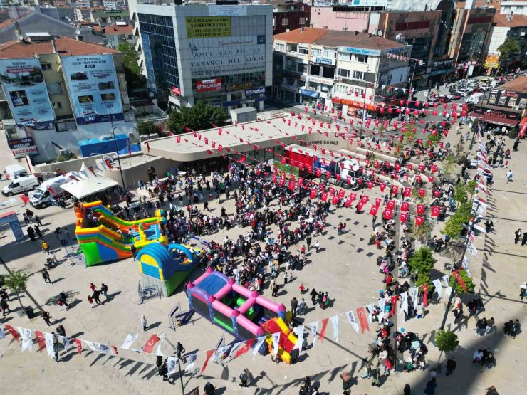 MALTEPE’DE 23 NİSAN’IN 105’İNCİ YILI COŞKUYLA KUTLANDI