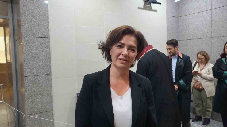 GAZETECİ ÖZLEM GÜRSES’E 1 YIL 3 AY HAPİS CEZASI