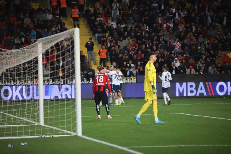 FENERBAHÇE, GAZİANTEP FK’YI ÜST ÜSTE 9. KEZ MAĞLUP ETTİ