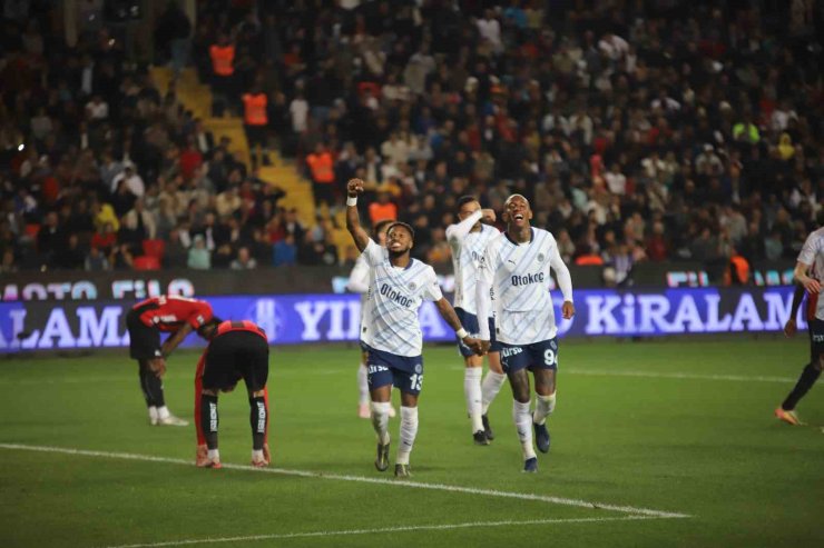 FENERBAHÇE, GAZİANTEP FK’YI ÜST ÜSTE 9. KEZ MAĞLUP ETTİ