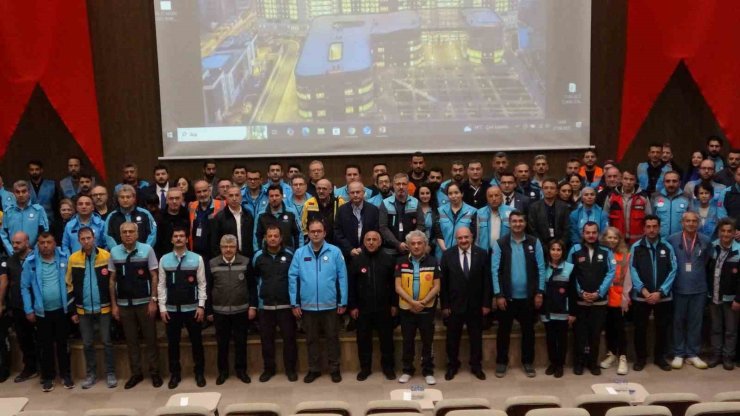 İSTANBUL’DA 8 İLÇEDE EŞ ZAMANLI DEPREM TATBİKATI GERÇEKLEŞTİRİLDİ