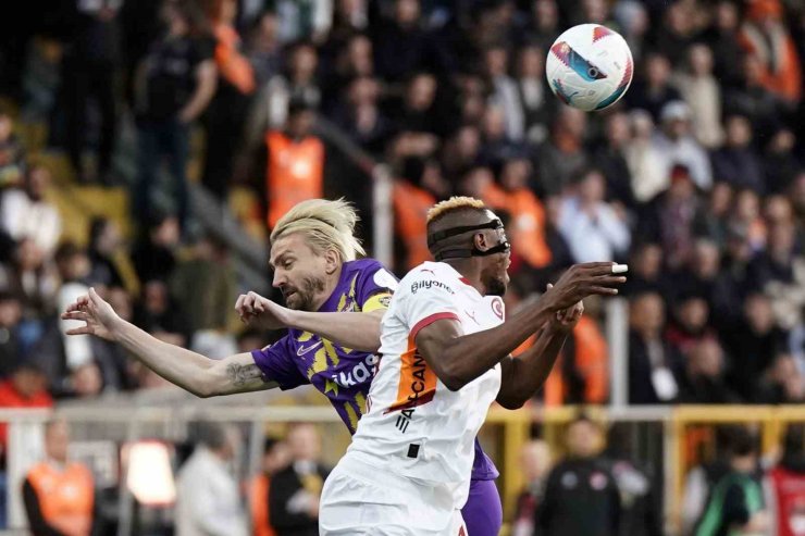 TRENDYOL SÜPER LİG: EYÜPSPOR: 0 - GALATASARAY: 1 (İLK YARI)