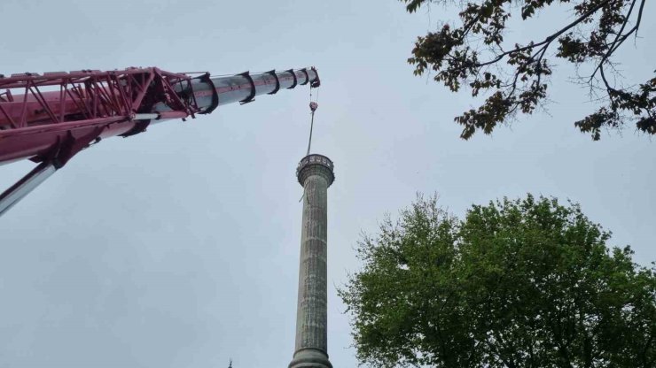 BEYLİKDÜZÜ’NDE BAKIRCILAR SANAYİ CAMİİ’NİN ESKİYEN MİNARESİ KONTROLLÜ OLARAK YIKILDI