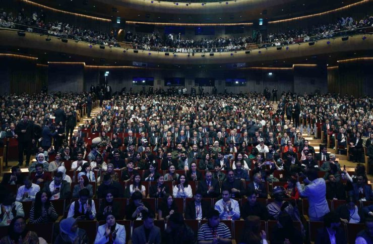 CUMHURBAŞKANI ERDOĞAN "TÜRKİYE’DE TOPLAM 4 MİLYON 33 BİN GÖÇMEN VAR"