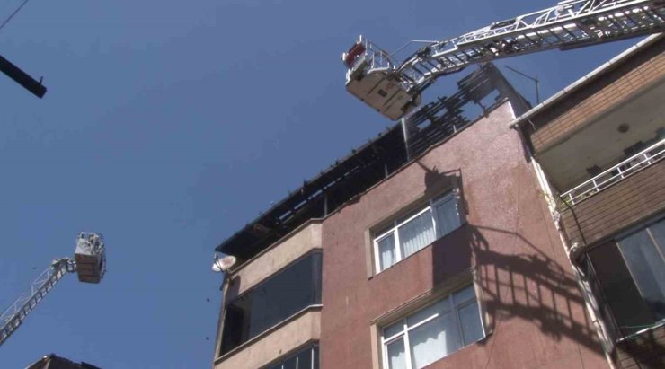 GAZİOSMANPAŞA’DA 4 KATLI BİNADA YANGIN ÇIKTI, 1 KİŞİ DUMANDAN ETKİLENDİ