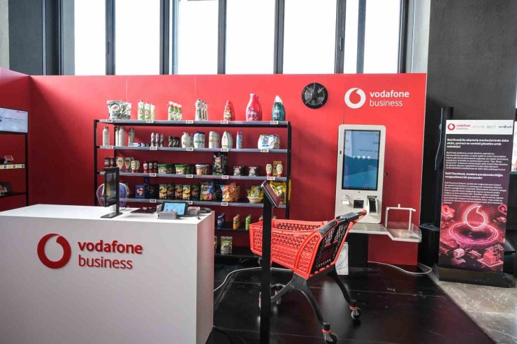 VODAFONE BUSİNESS, TECH CONNECT’TE GELECEĞİN TEKNOLOJİ ÇÖZÜMLERİNİ TANITTI