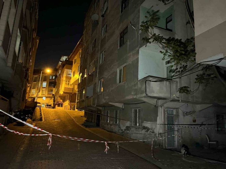 6.2 BÜYÜKLÜĞÜNDEKİ DEPREM SONRASI "RİSKLİ" OLDUĞU DEĞERLENDİRİLEN BİNA TAHLİYE EDİLDİ