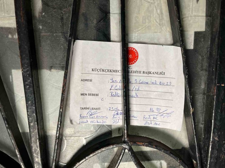 6.2 BÜYÜKLÜĞÜNDEKİ DEPREM SONRASI "RİSKLİ" OLDUĞU DEĞERLENDİRİLEN BİNA TAHLİYE EDİLDİ