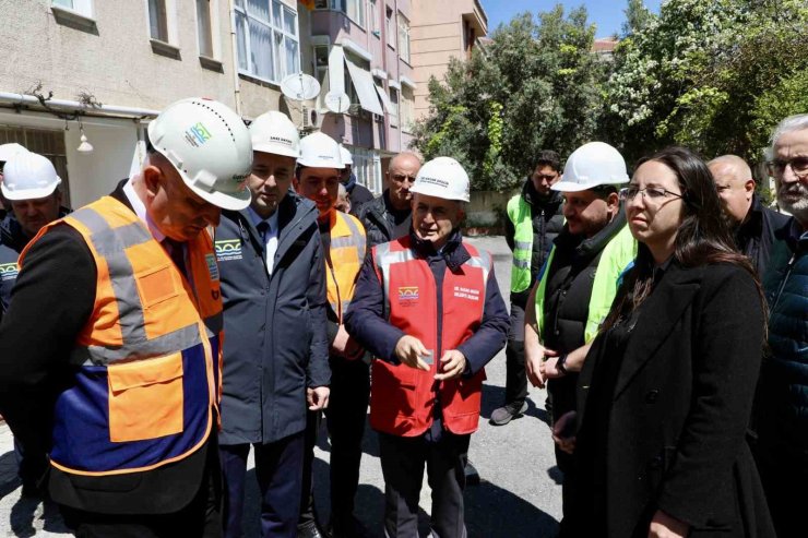 BÜYÜKÇEKMECE’DE DEPREMDE YIKILMA RİSKİ TAŞIYAN 35 DAİRE YIKILDI