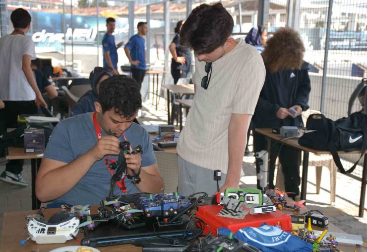 TEKNOFEST DRONE ŞAMPİYONASI’NIN İLK ETABI TAMAMLANDI