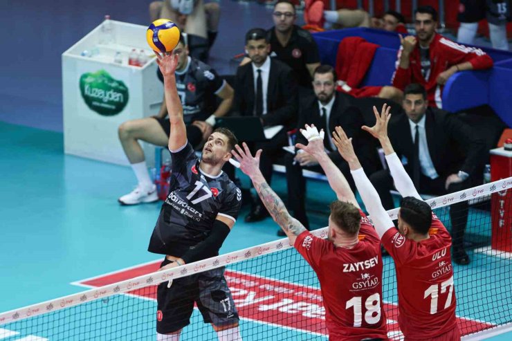 EFELER LİGİ’NDE ŞAMPİYON ZİRAAT BANKKART