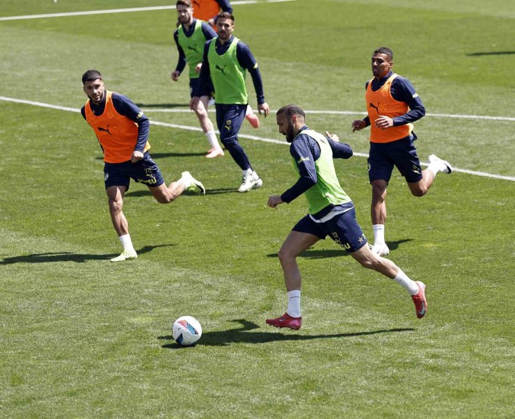 FENERBAHÇE’DE, BEŞİKTAŞ DERBİSİNİN HAZIRLIKLARI BAŞLADI