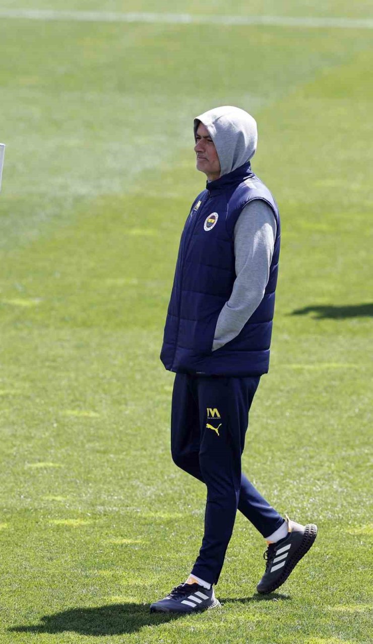 FENERBAHÇE’DE, BEŞİKTAŞ DERBİSİNİN HAZIRLIKLARI BAŞLADI