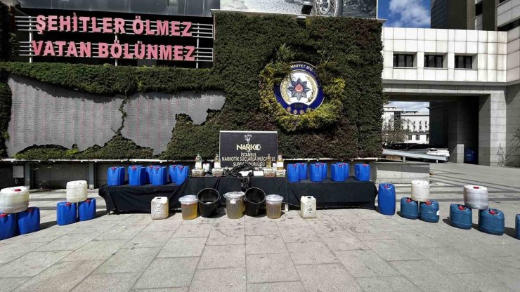 İSTANBUL’DA 3 İLÇEDE ZEHİR TACİRLERİNE EŞ ZAMANLI NEFES KESEN OPERASYON