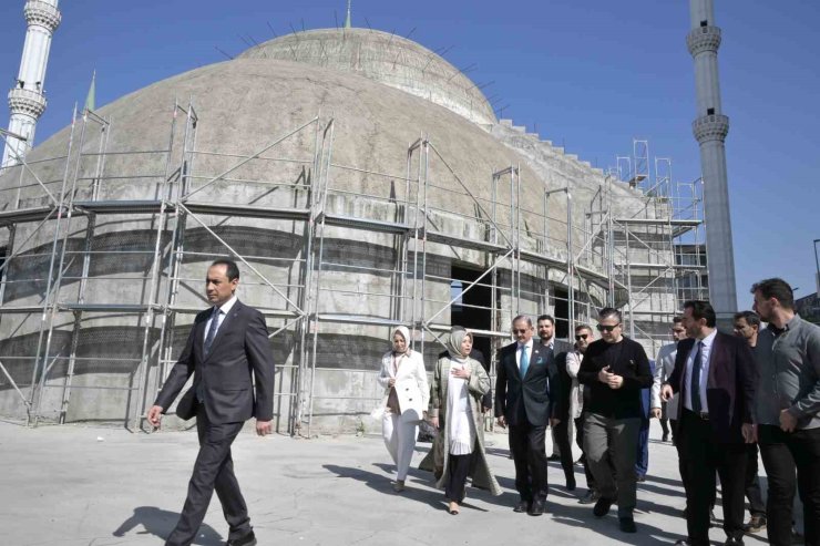 YILDIZ CAMİİ, YIL SONUNDA İBADETE AÇILIYOR