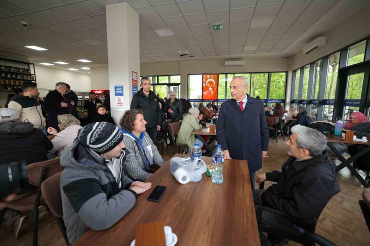 KÜÇÜKÇEKMECE BELEDİYESİ DEPREM SONRASI VATANDAŞLARIN YANINDA