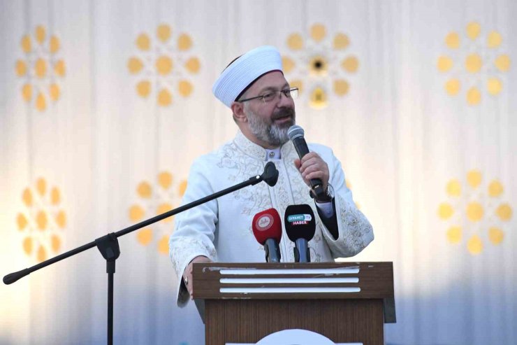 İSTANBUL’DAN İLK HAC KAFİLESİ DUALARLA UĞURLANDI